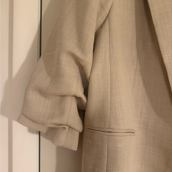 H&M Cream Blazer - Picture 2 of 4
